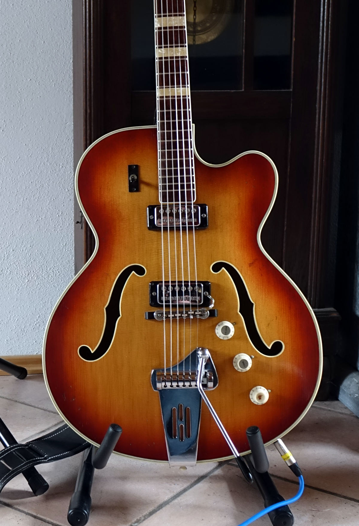 Hofner 4570 on sale